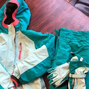 Girls 12 Lands End jacket, snow pants and gloves.